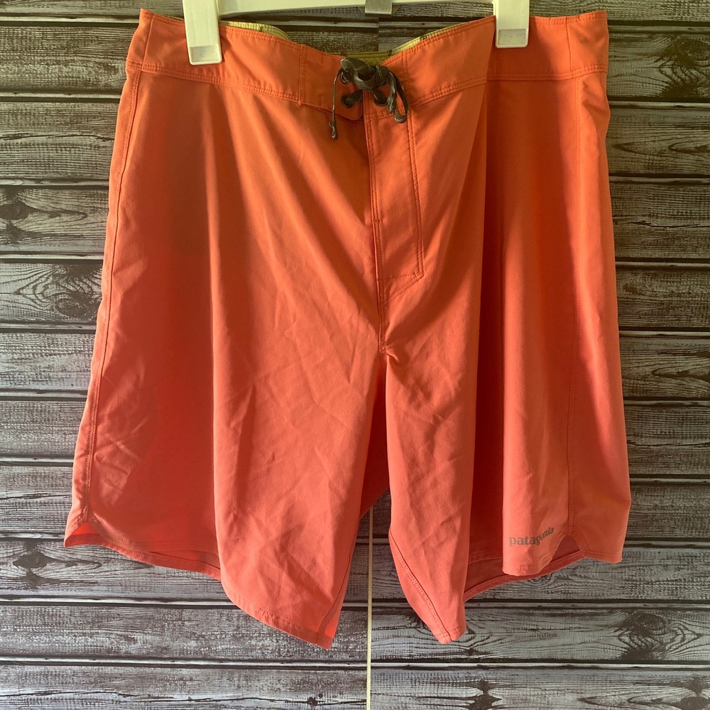 Patagonia Men's Shorts Size 36 Tie Waist Logo Zippered Pocket Coral